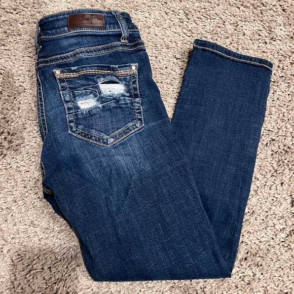 Buckle Daytrip Virgo Jeans - Picture 1 of 16